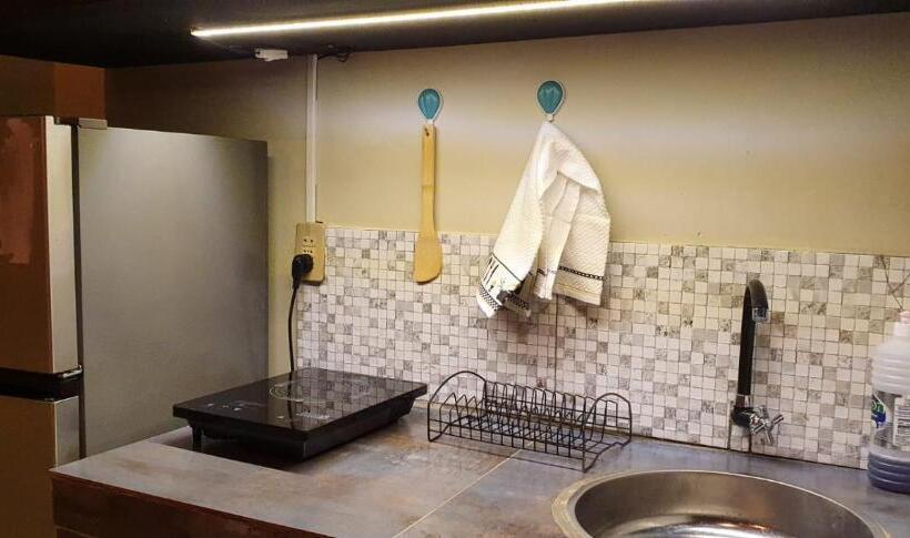 آپارتمان 1 خوابه, Ivy House Apart