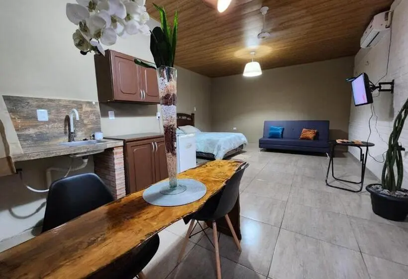 استودیوی استاندارد, Ivy House Apart