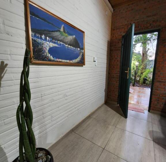 استودیوی استاندارد, Ivy House Apart