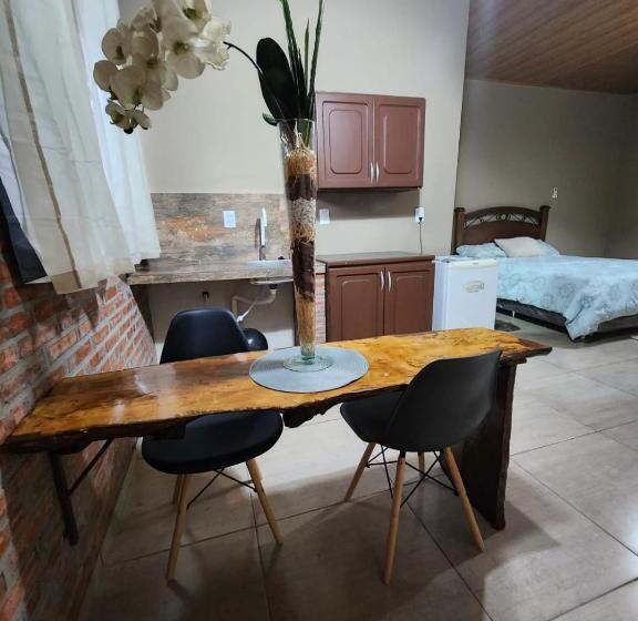 استودیوی استاندارد, Ivy House Apart