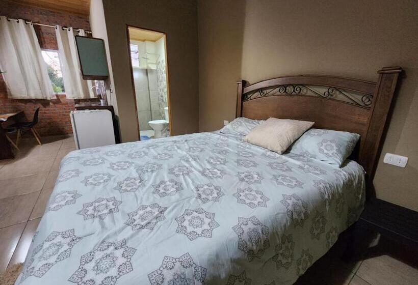 استودیوی استاندارد, Ivy House Apart