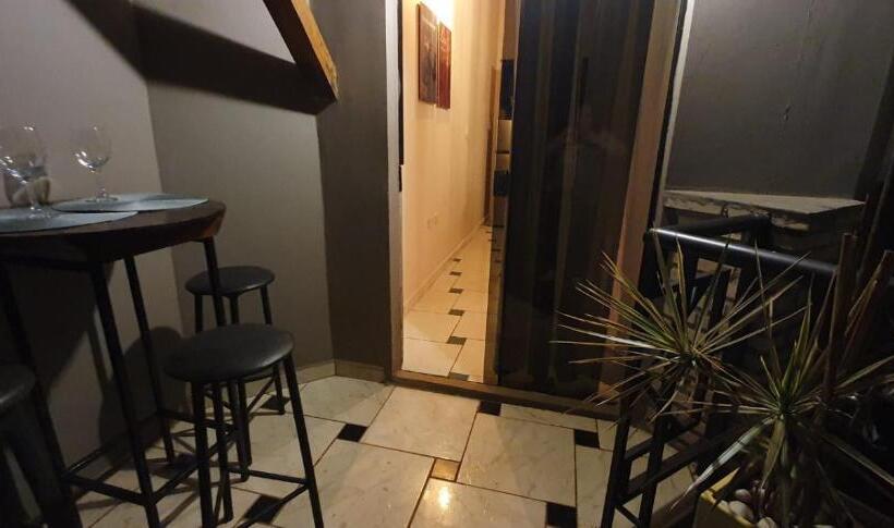 آپارتمان 1 خوابه, Ivy House Apart