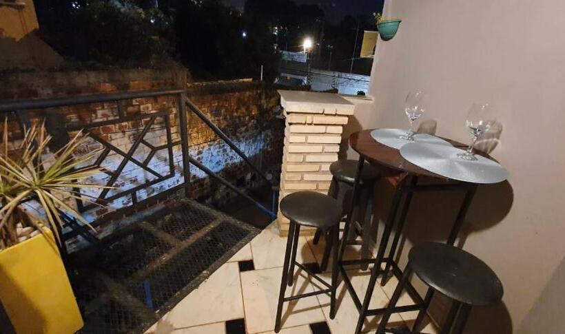 آپارتمان 1 خوابه, Ivy House Apart