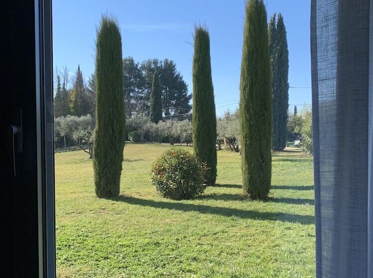 חדר סופריור, La Parenthèse Saint Donat