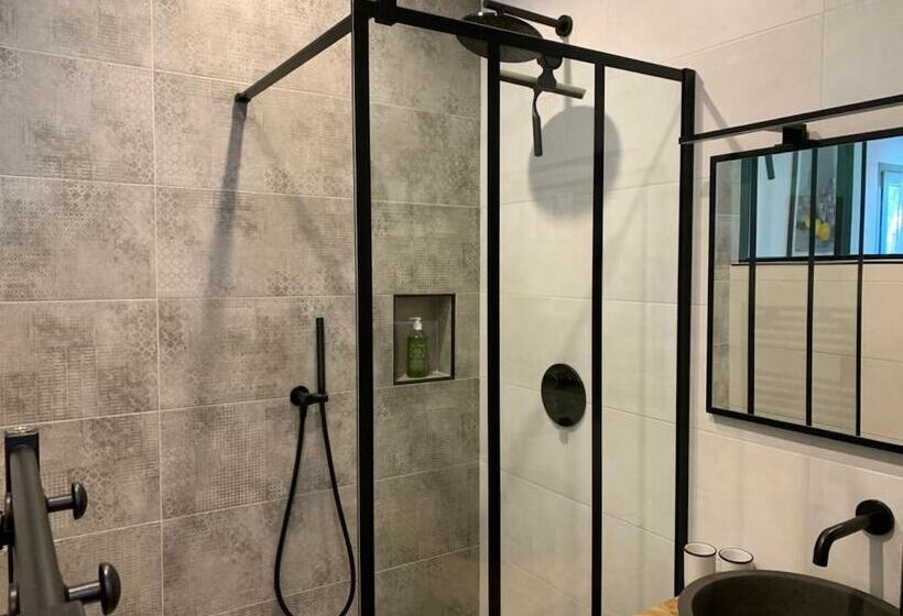 اتاق سوپریور, La Parenthèse Saint Donat