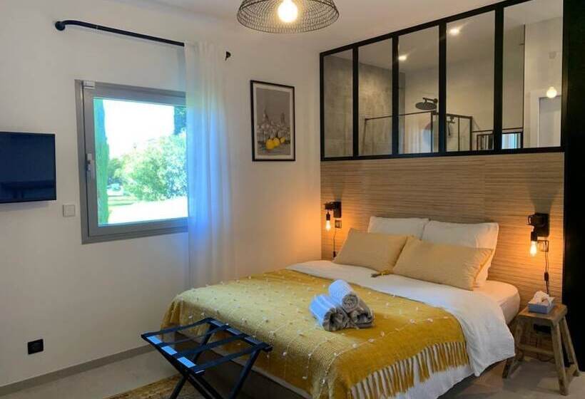 اتاق سوپریور, La Parenthèse Saint Donat