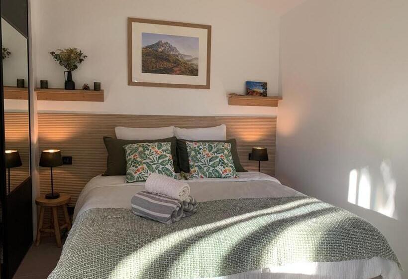 استودیو استاندارد با تراس, La Parenthèse Saint Donat