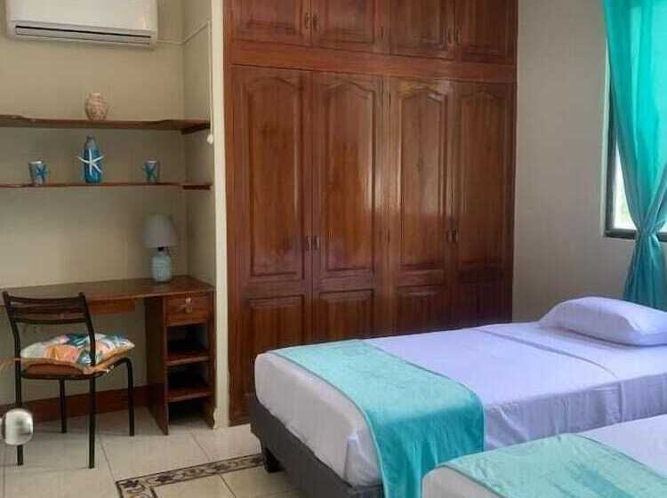 اتاق خانوادگی, Reef Hostel Manta