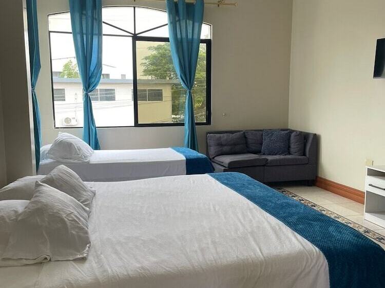 标准三人间, Reef Hostel Manta