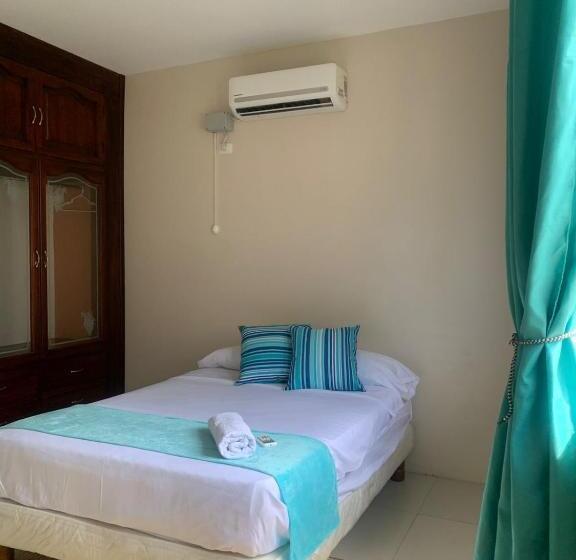 اتاق استاندارد, Reef Hostel Manta