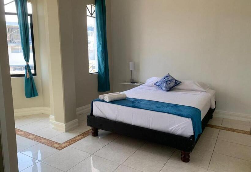 Quarto Superior, Reef Hostel Manta