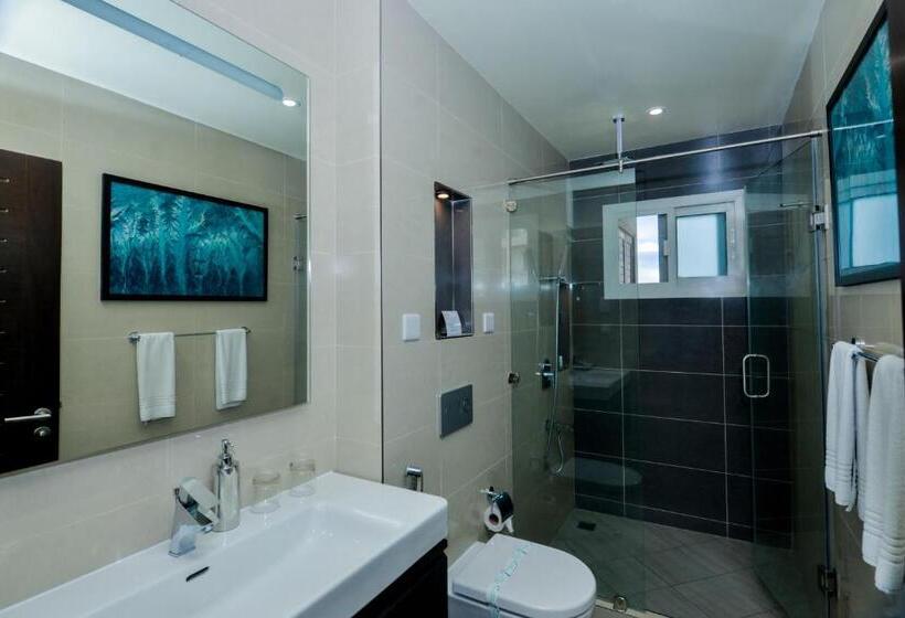 آپارتمان 2 خوابه, Aura Suites