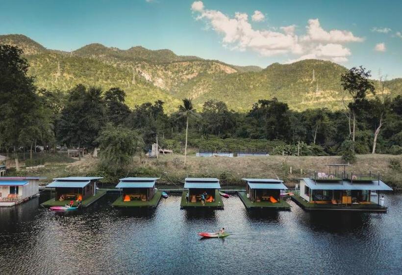 Deluxe room with river view, Phu Naphat Resort