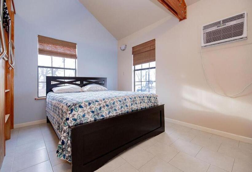 منزل غرفة نوم واحدة, Seven Bluff Cabins