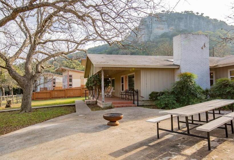 ‫فيلا غرفة نوم واحدة, Seven Bluff Cabins