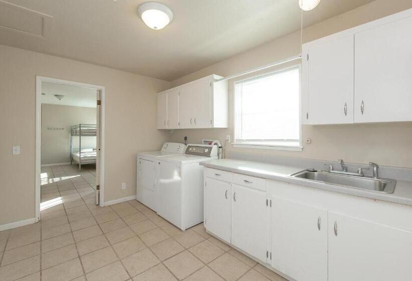 ‫فيلا غرفة نوم واحدة, Seven Bluff Cabins