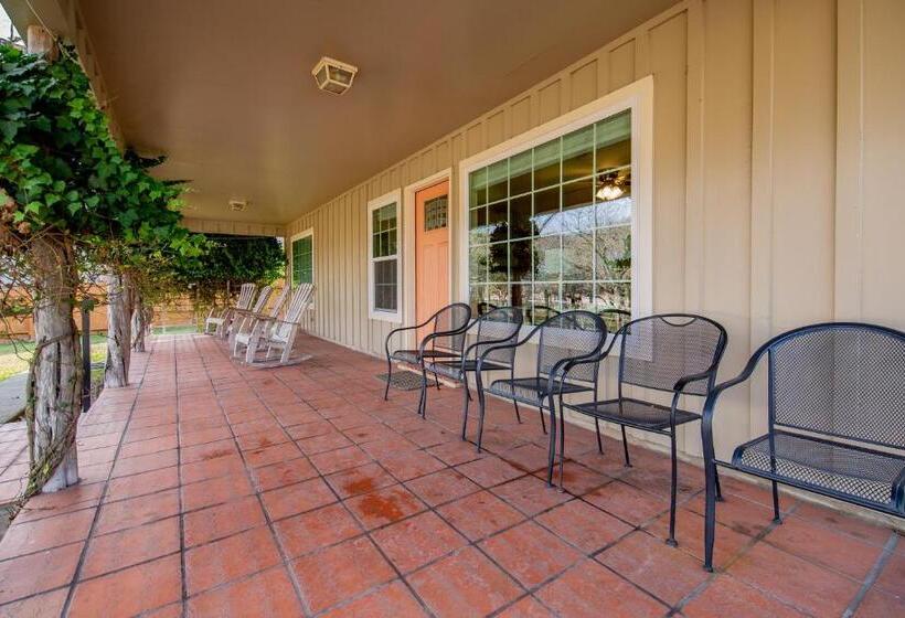 ‫فيلا غرفة نوم واحدة, Seven Bluff Cabins