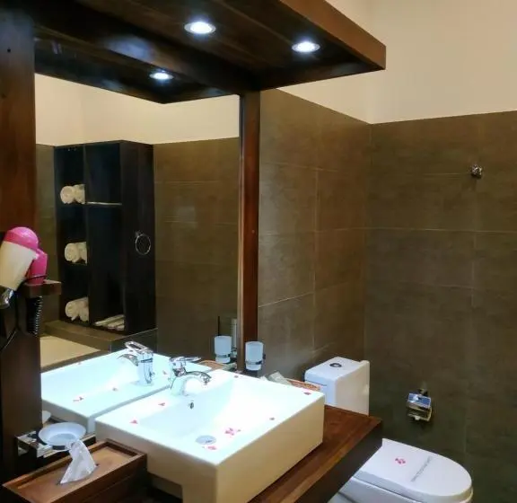 デラックストリプルルーム, Sigiriya Cashew Palace Resort