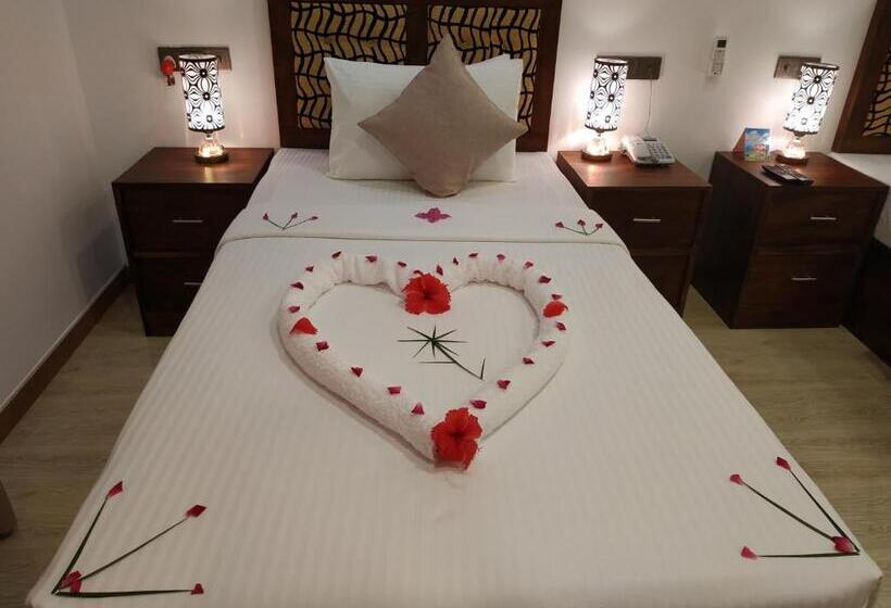 디럭스 트리플 룸, Sigiriya Cashew Palace Resort