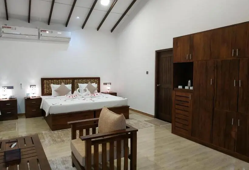 デラックストリプルルーム, Sigiriya Cashew Palace Resort
