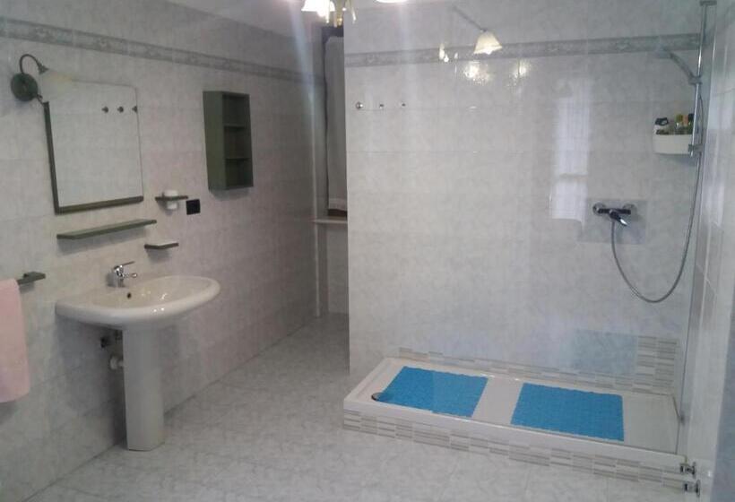 غرفة قياسية, I Pini B&b