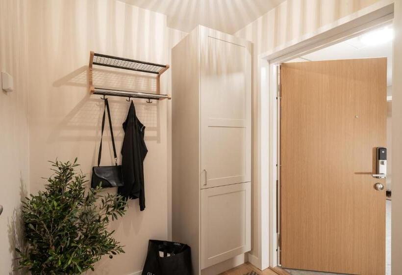 디럭스 4인 룸, Live And Stay Ekmanska