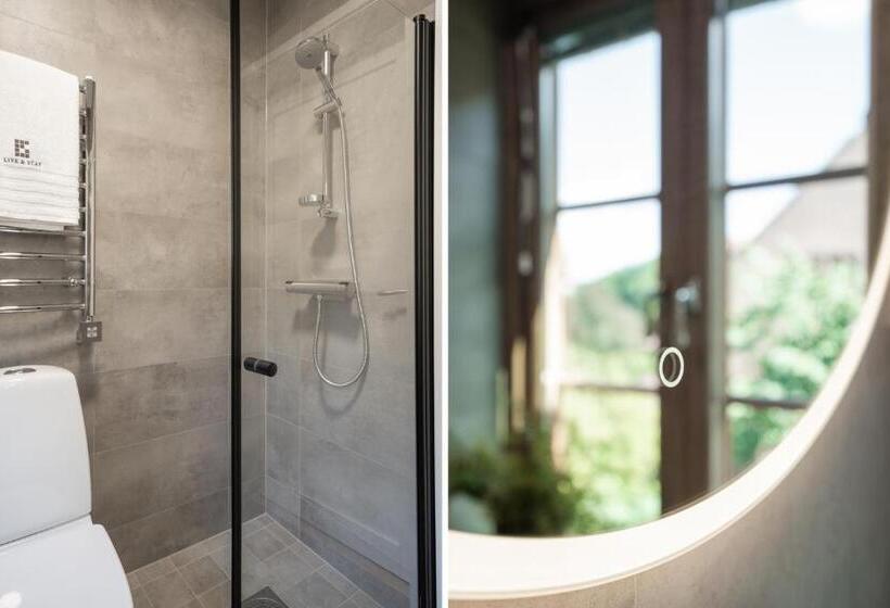 패밀리 스위트, Live And Stay Ekmanska