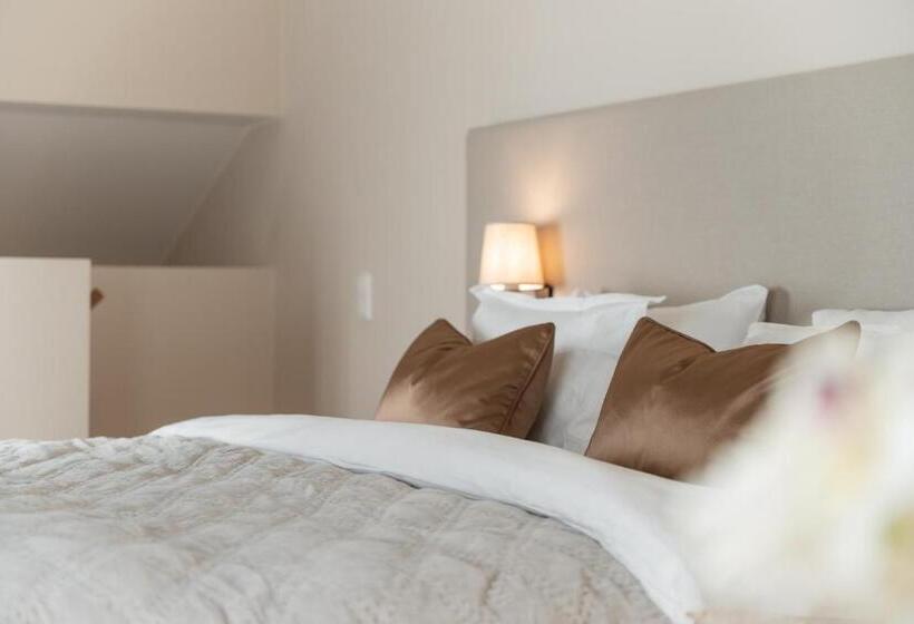 패밀리 스위트, Live And Stay Ekmanska