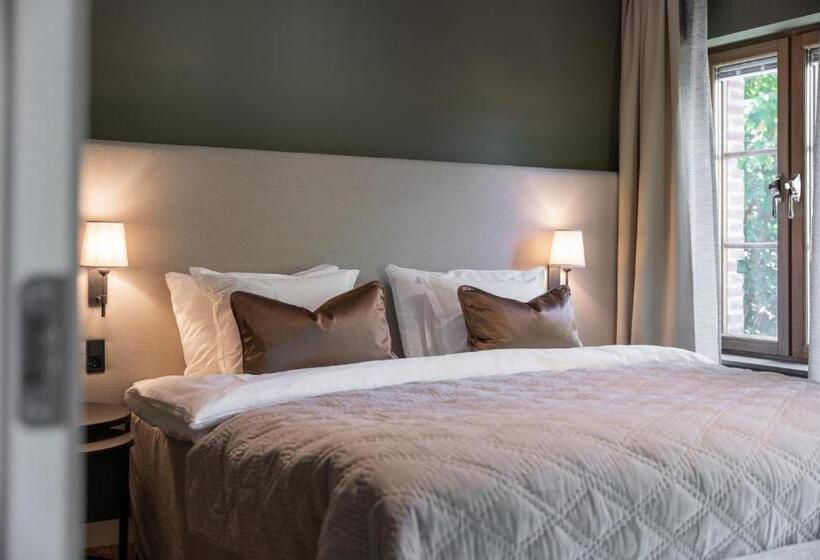 اتاق سوپریور چهار تخته, Live And Stay Ekmanska