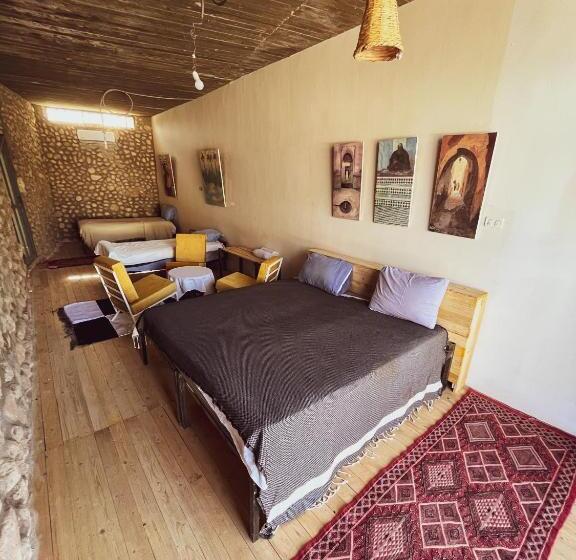 غرفة قياسية رباعية, Dar Seddik