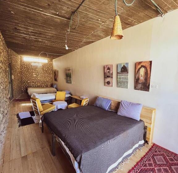 غرفة قياسية رباعية, Dar Seddik