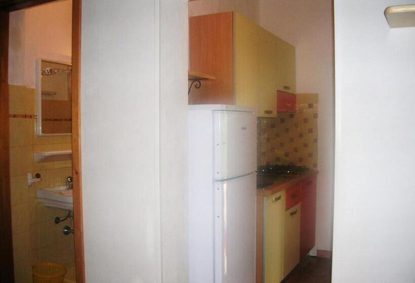 חדר סטנדרט לארבעה, Room In House Magical Holidays In A Dammuso In Favignana Nestled In A Pine Forest