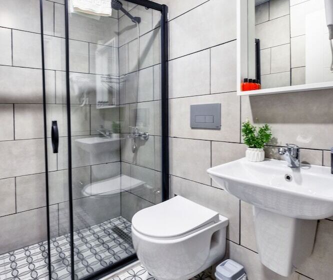 Camera Standard, Terra Rossa