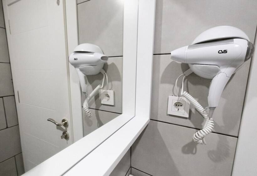 Camera Standard, Terra Rossa