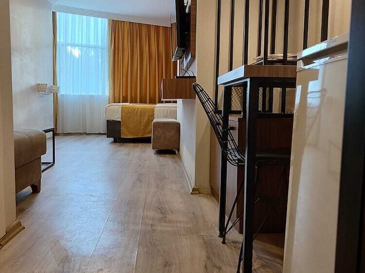 Camera Standard, Terra Rossa