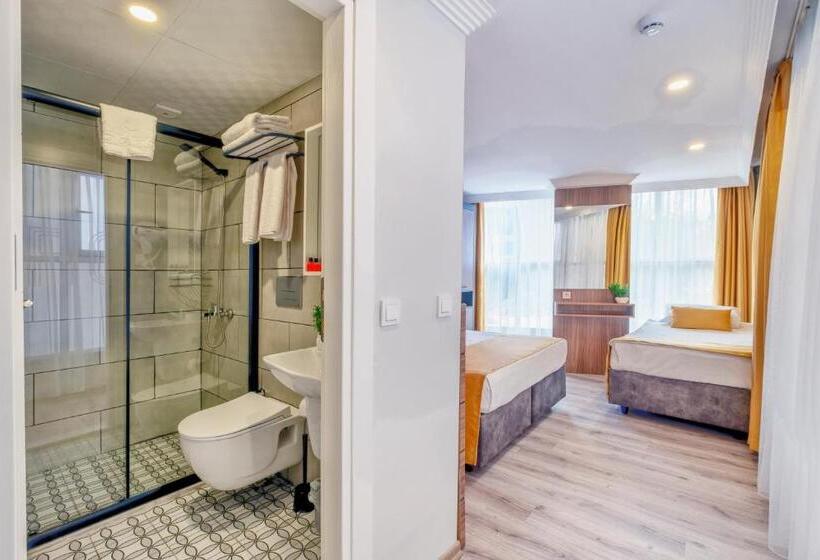 Camera Familiare Deluxe, Terra Rossa