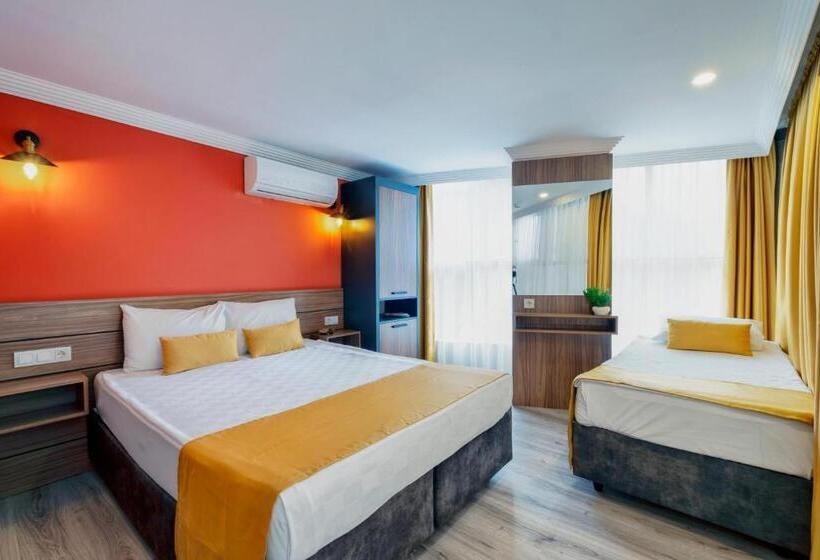 Camera Familiare Deluxe, Terra Rossa