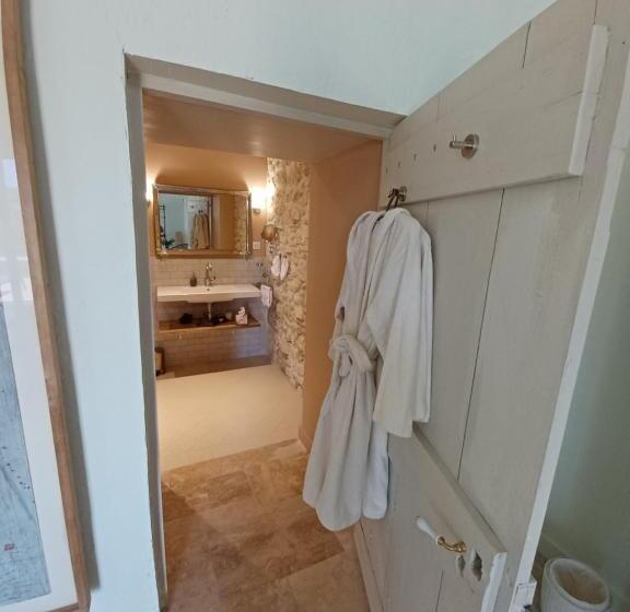 テラス付きスタンダードルーム, Mas Les Escourtades Chambres D Hôtes