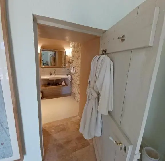 テラス付きスタンダードルーム, Mas Les Escourtades Chambres D Hôtes