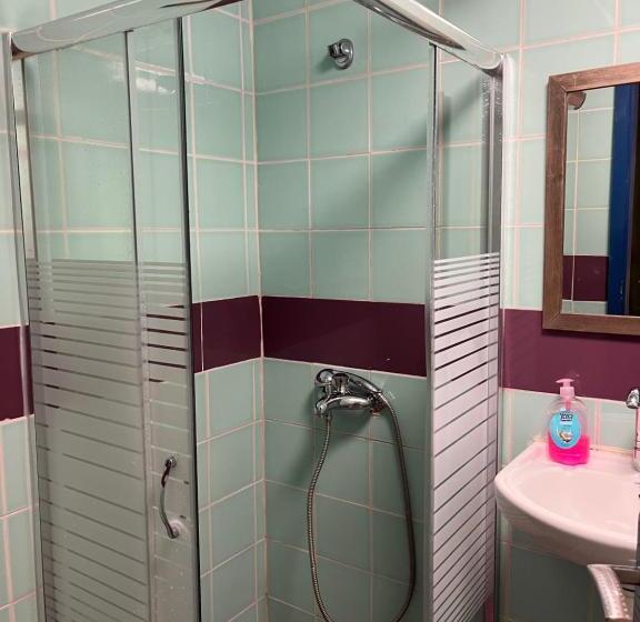 اتاق استاندارد با بالکن, Bethlehem City Hostel
