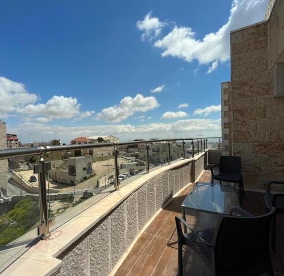1 Bedroom Penthouse Apartment, Bethlehem City Hostel