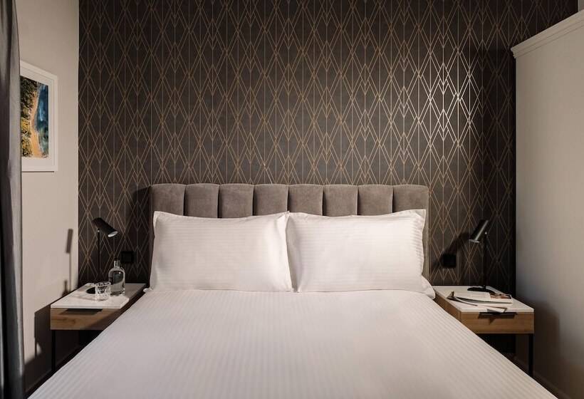 اتاق استاندارد, Amery House