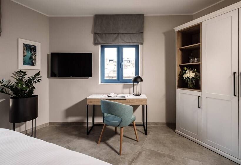 اتاق لوکس, Amery House