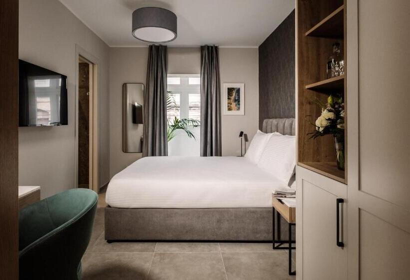 اتاق سوپریور, Amery House