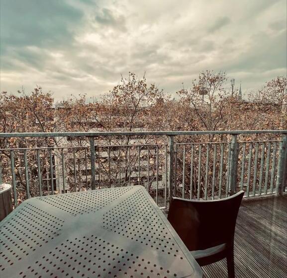 スタンダードシングルルーム, Innception