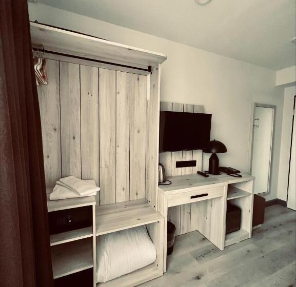 スタンダードシングルルーム, Innception