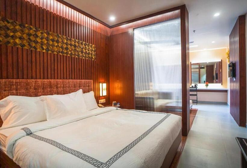 デラックススイート, Mansha Palace