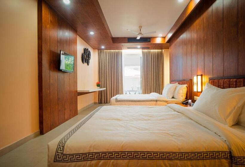 Family Suite, Mansha Palace