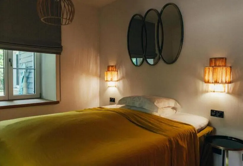 デラックスルーム, Matador Lodges