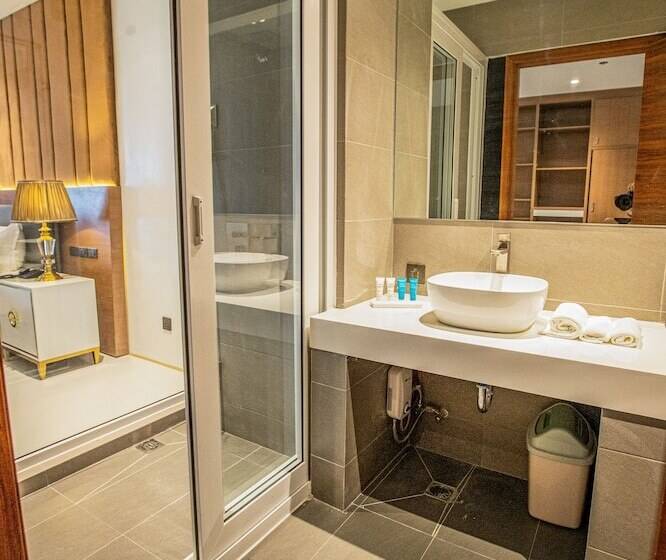 חדר סופריור, Solano